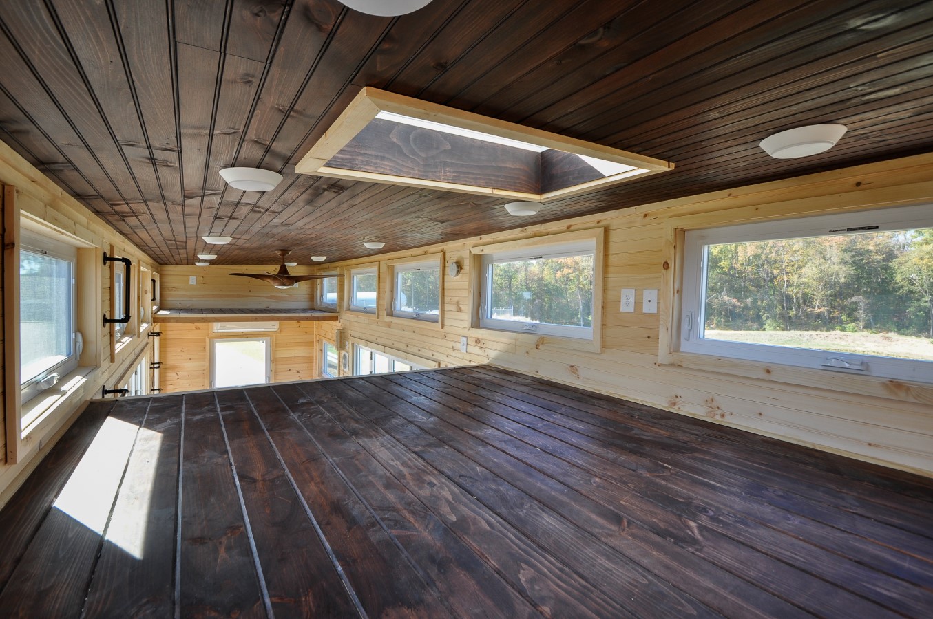 Hillside By Tiny House Building Company - TINY HOUSE TOWN