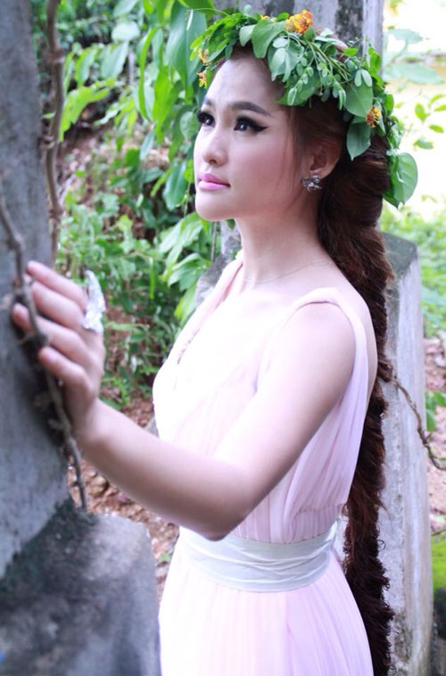 Sokun Nisa Beautiful Girl In The Forest Super Star