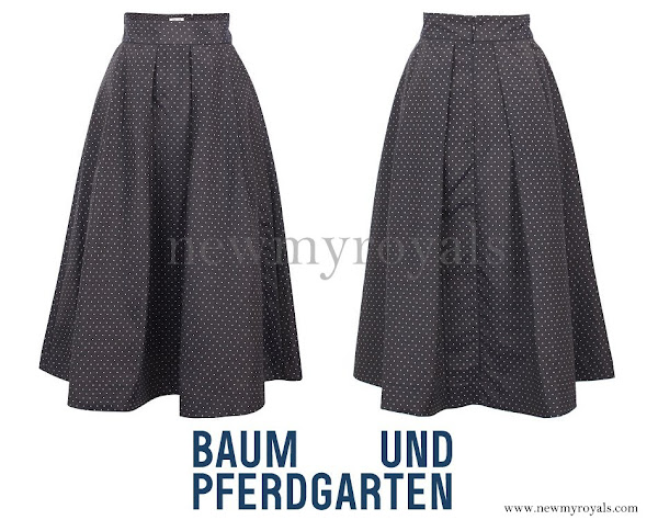 Accesorios y ropa de la casa Real Dinamarca - Página 20 Crown-Princess-Mary-Baum-und-Pferdgarten-Sashenka-Skirt