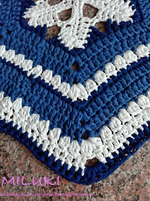 Mi preciosa alfombra de trapillo "estrella de hielo"