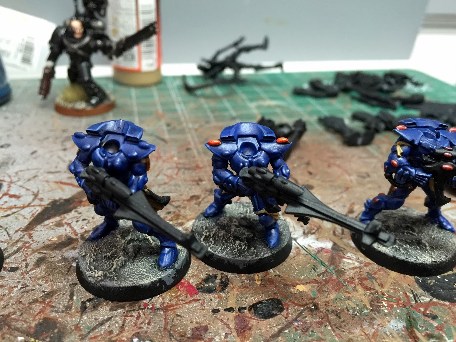 On the workbench Eldar Dire Avengers using the new gem paints