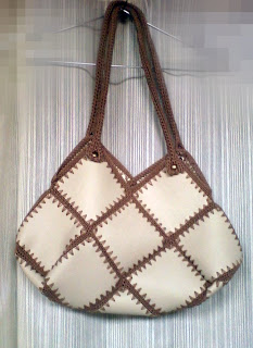 Cartera de ecocuero y crochet