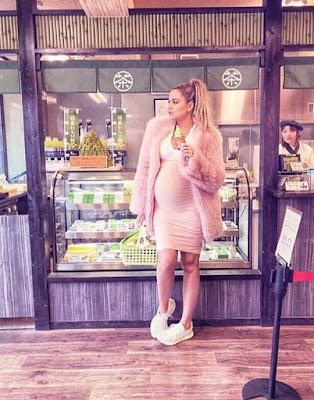 Pregnant Khloe Kardashian spotted in Japan with sisters, Kim and Kourtney (photo)
