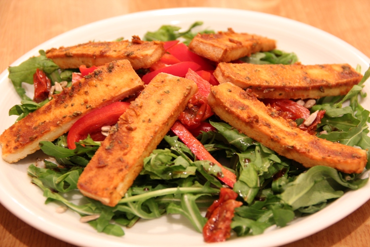 Gebackener Tofu mit Sesam-Kräuter-Marinade - Kirschbiene kocht