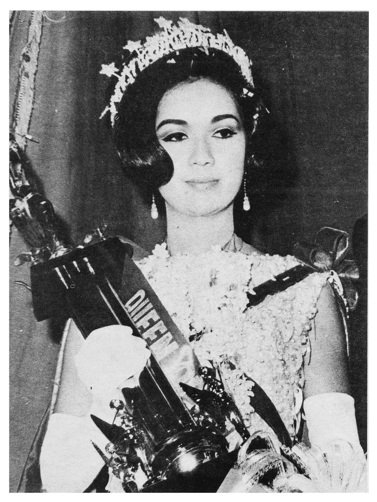 SUSAN ROCES: ETERNAL MOVIE QUEEN SUSAN ROCES: QUEEN OF STARS 1966-1967