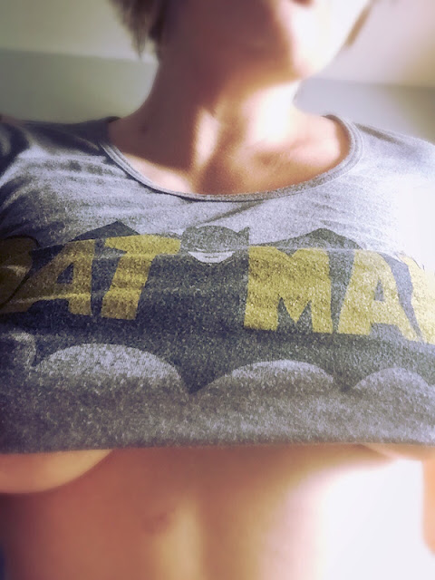 damn-sexy-batman-fan-girl
