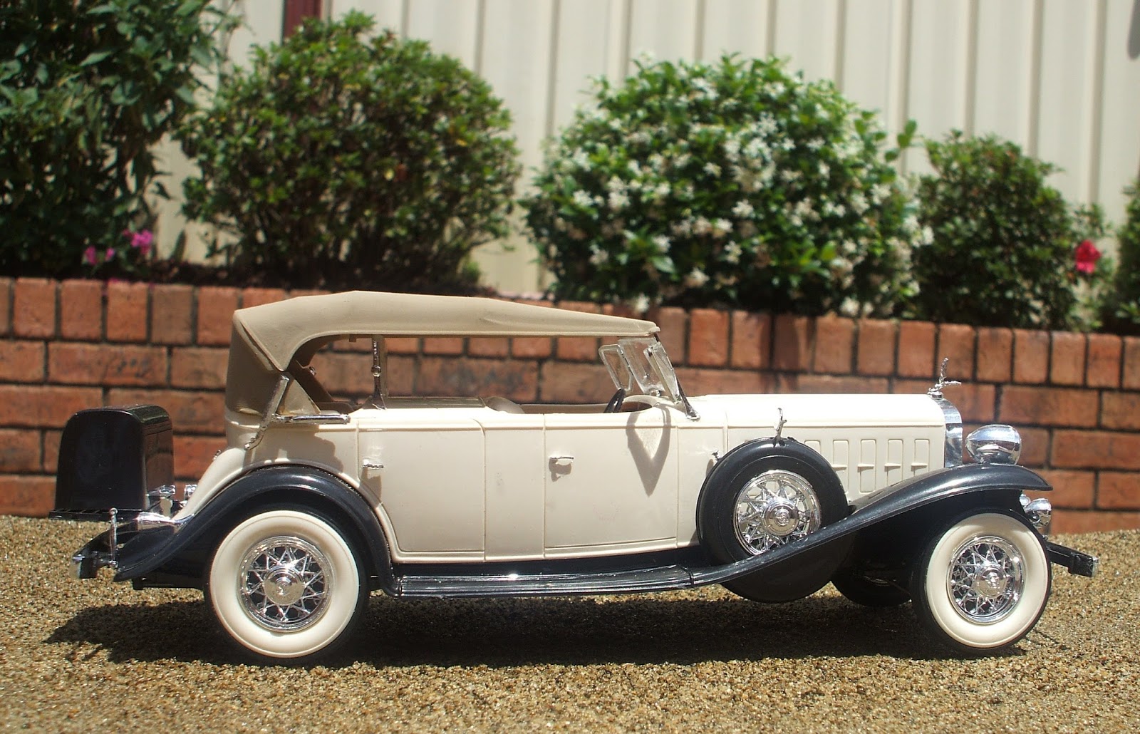 Model Building: MONOGRAM SERIES CLASSIC CARS TWO