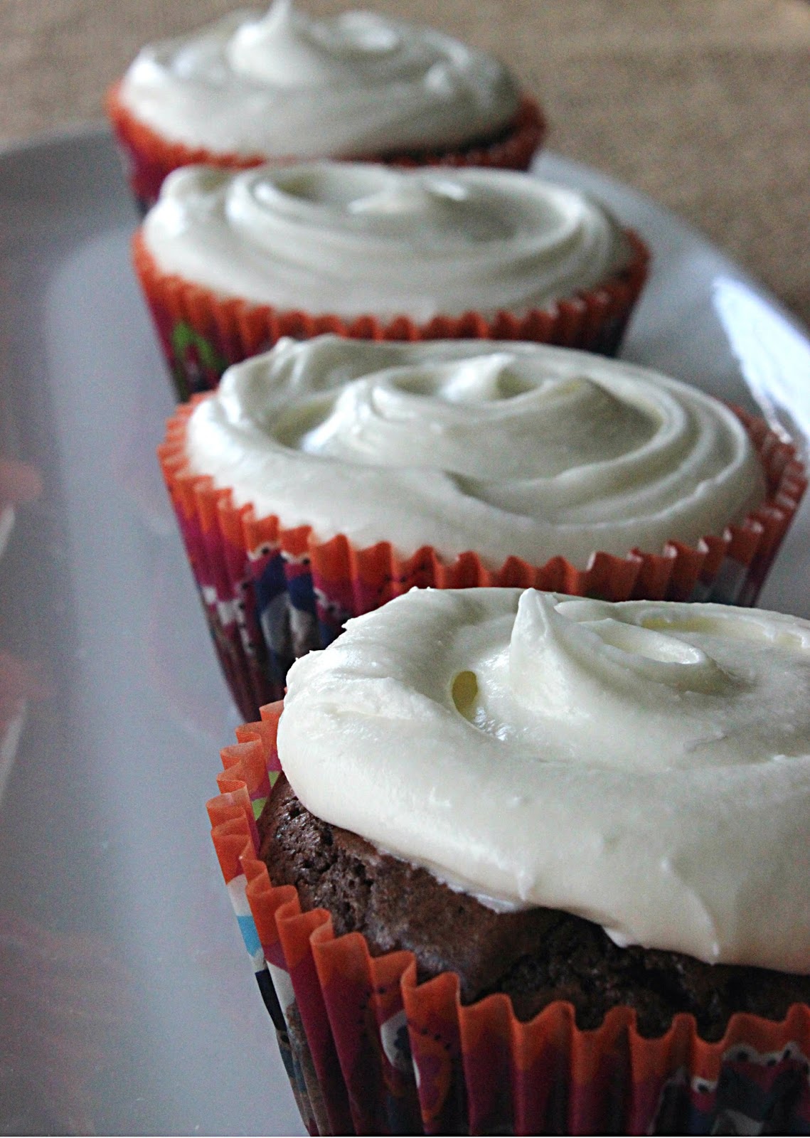 sugar & spice Brownie Cupcakes with White Chocolate Cream Cheese Frosting