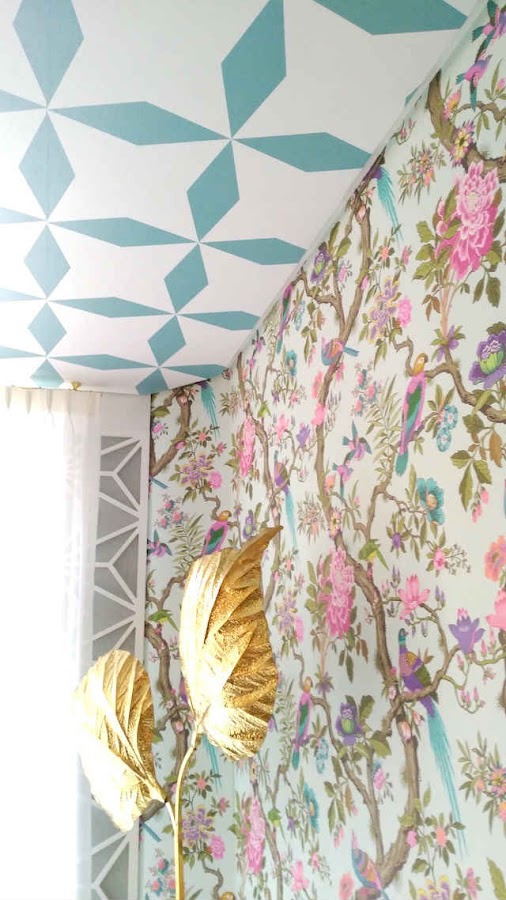 Papel pintado techo y paredes, y celosías