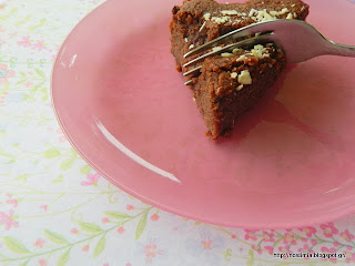 Ζουμερό vegan σοκολατένιο κέικ με τριλογία καρύδας