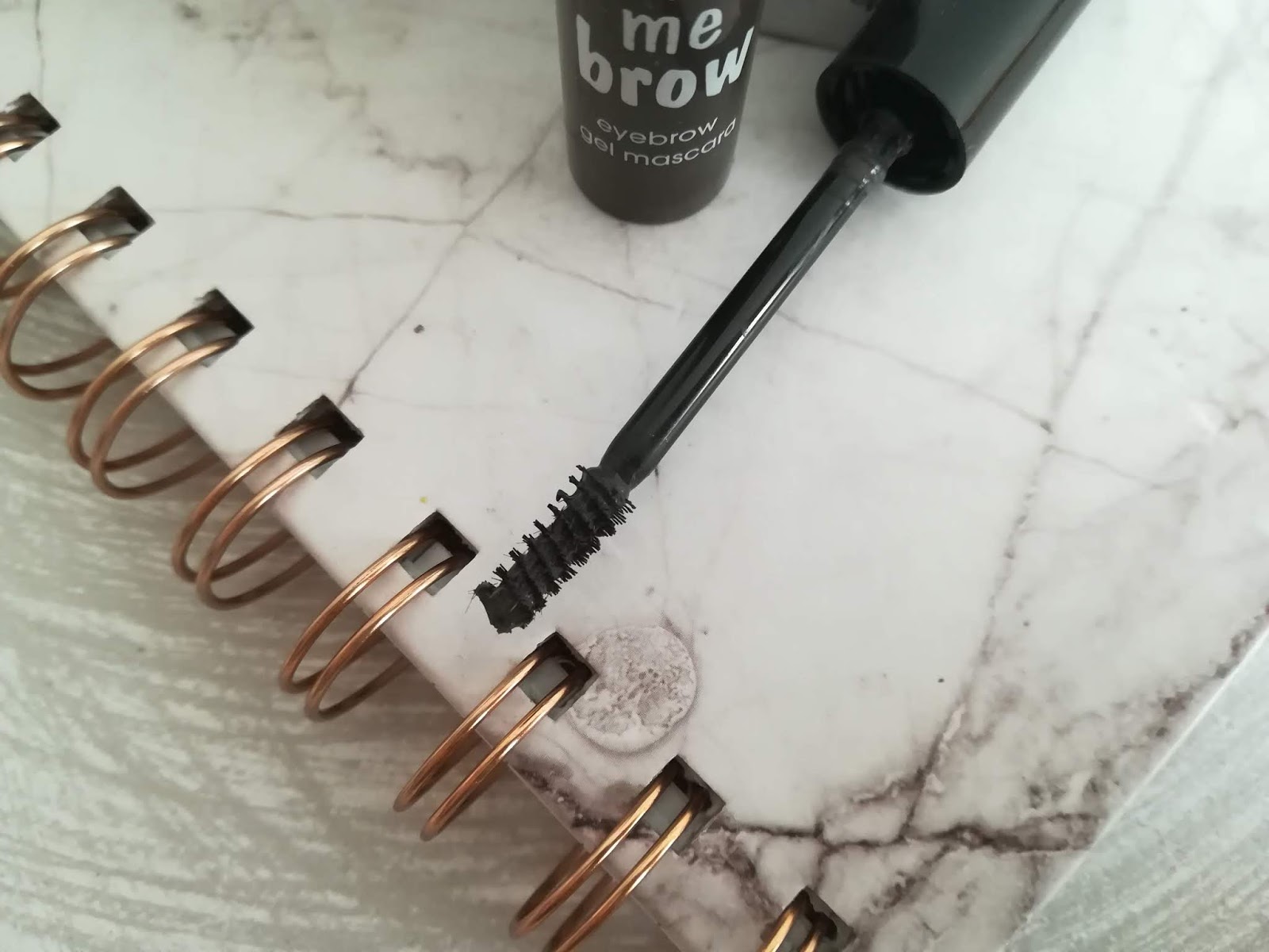 Recenzija Essence make me brow maskara za obrve We ♥ beauty