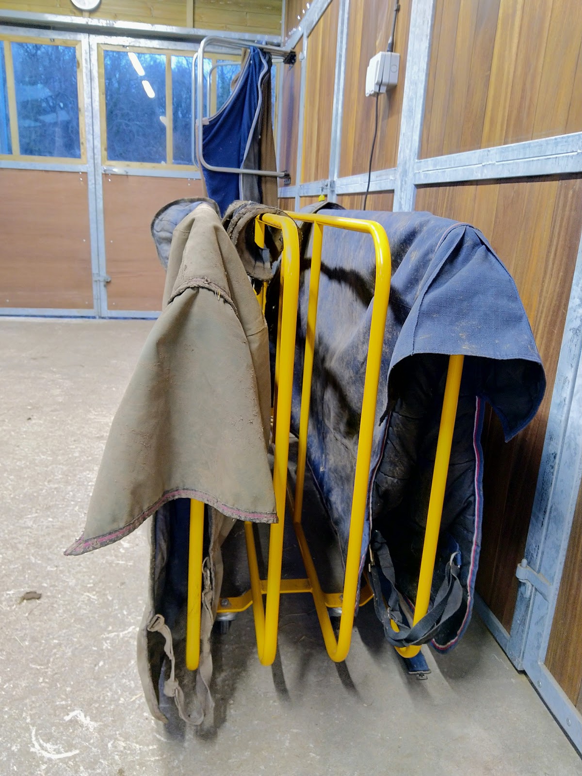 Roosa's Horsey Life Centaur 4 Bar ECO rug dryer