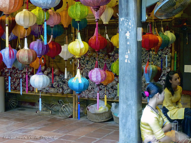 Farolillos en Hoi An, por El Guisante Verde Project