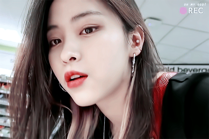 취향저격하던 날의 있지 ITZY 류진 분위기 모음.jpgif | 인스티즈