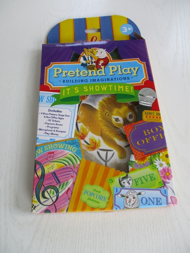 Eeboo Pretend Play World Traveler Set Eeboo Pretend Play World Traveler Set