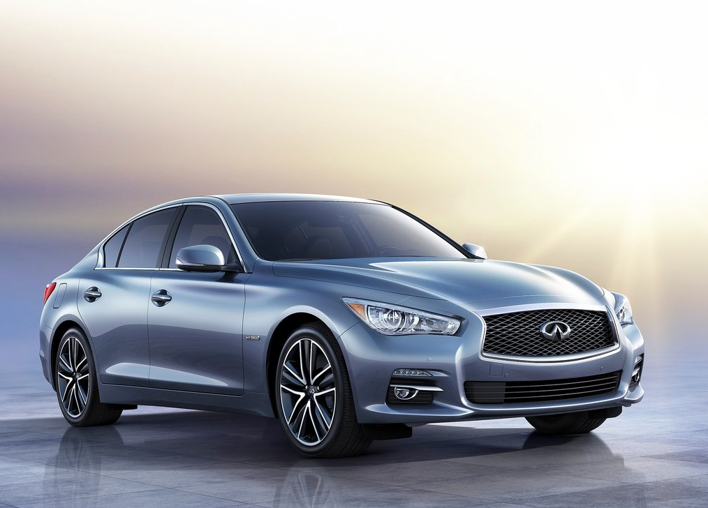 Watch 2015 Infiniti Q50S Video Review – Alex On Autos | GCBC