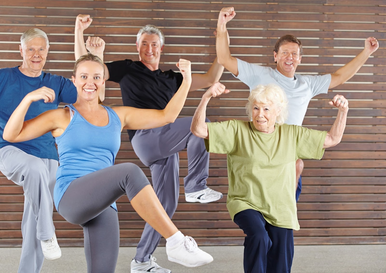 Гимнастика в пожилом возрасте. Физкультура для пожилых людей. Фитнес для пожилых. Физкультура для пенсионеров. Оздоровительная физкультура для пожилых.