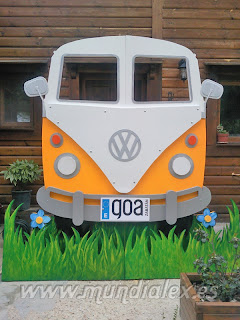 Furgoneta Volkswagen hippie madera