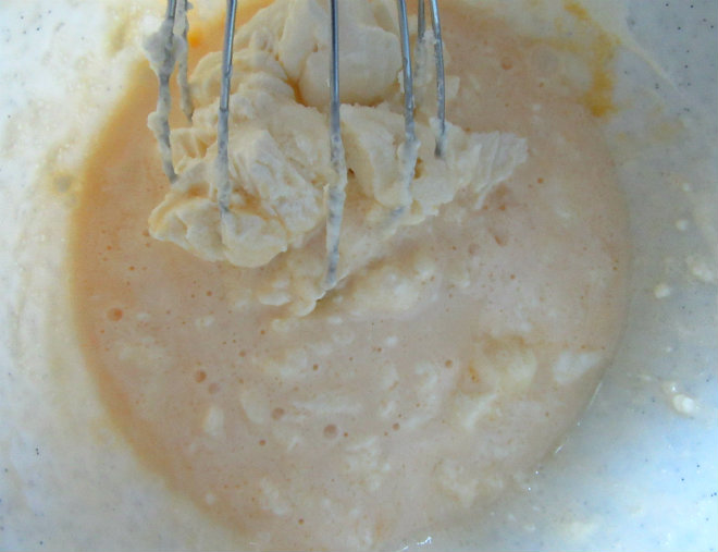 Cherry cream cheese cake by Laka kuharica: prepare the cream cheese layer.