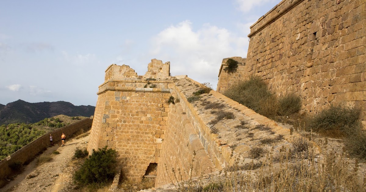 Ascensión al Castillo de la Atalaya (PRMU4) EXCURSIONES Y SENDERISMO