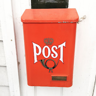 picture of a mailbox