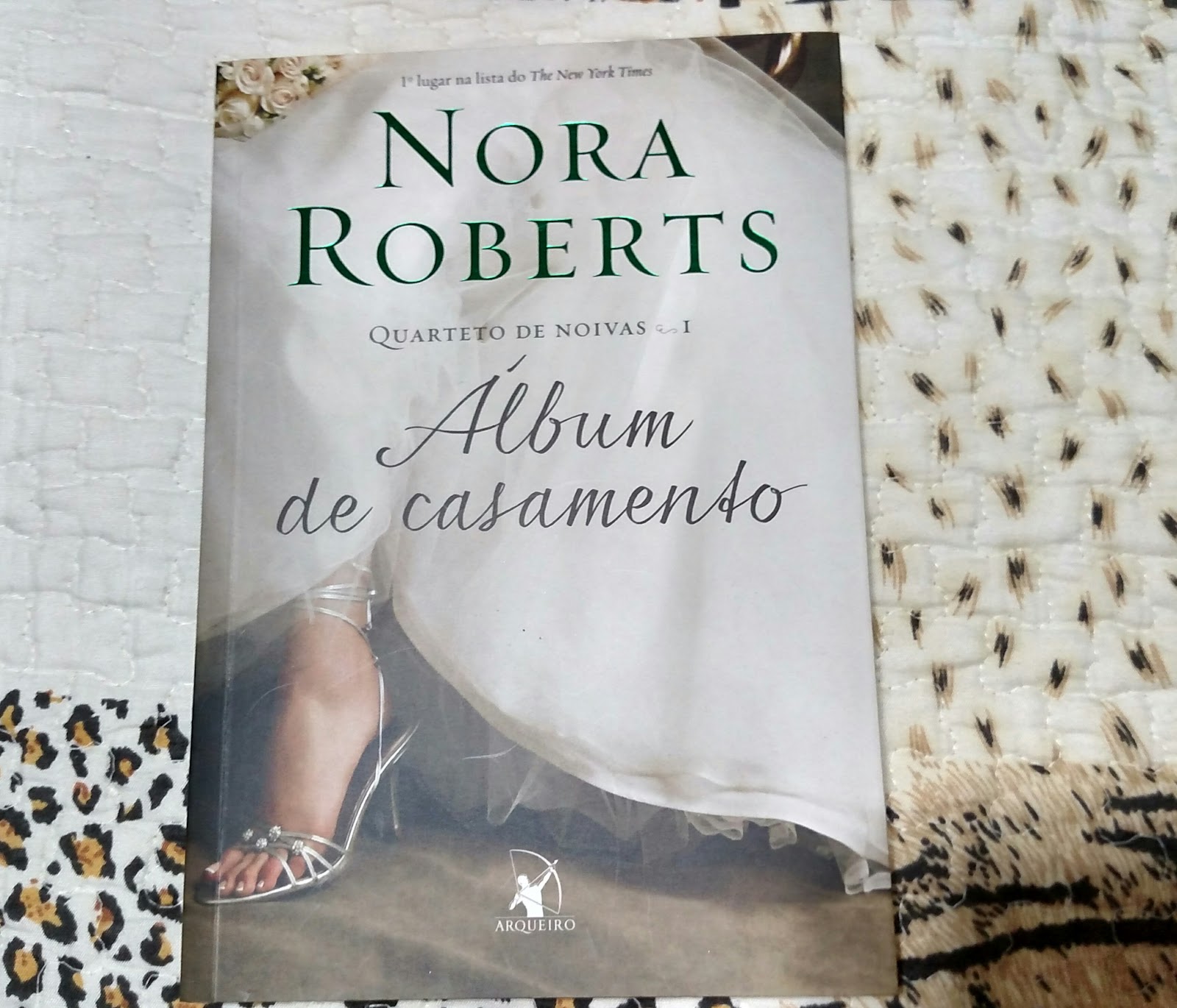 Livro Álbum de Casamento Nora Roberts