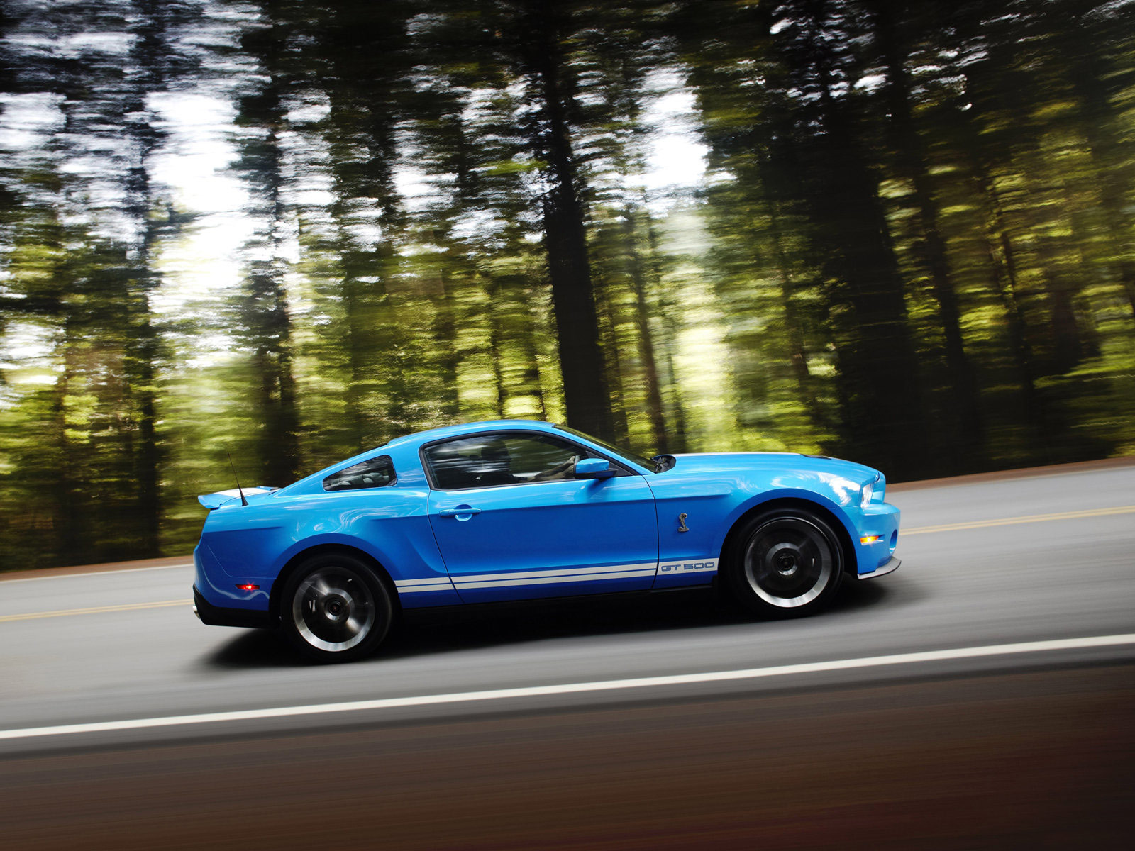 Gambar mobil FORD Mustang Shelby GT500 2010
