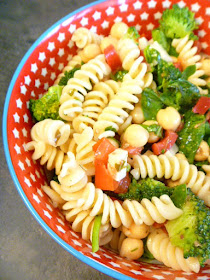 Light and Refreshing Garden Fresh Pasta Salad is so outstanding an emplty bowl is all that will be left! - Slice of Southern