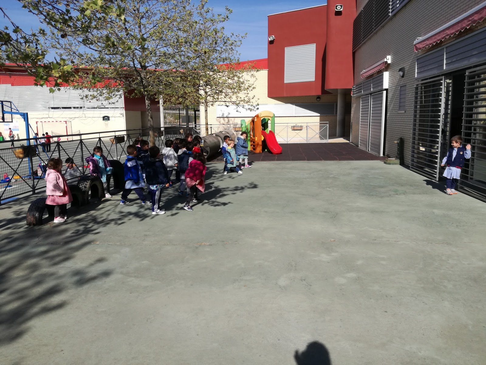 EDUCACIÓN INFANTIL JUEGO TRADICIONAL VI CHOCOLATE INGLÉS A LA PARED