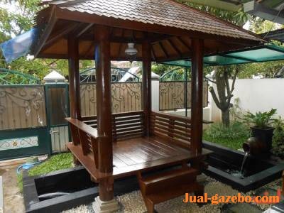 Kolam Ikan Dan Gazebo Modern