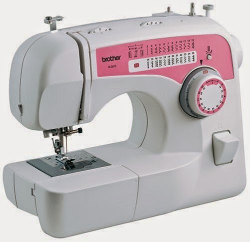 Brother XL2610 Free-Arm Sewing Machine, for both the novice and more experienced sewers, for mending, garment making and decorative sewing