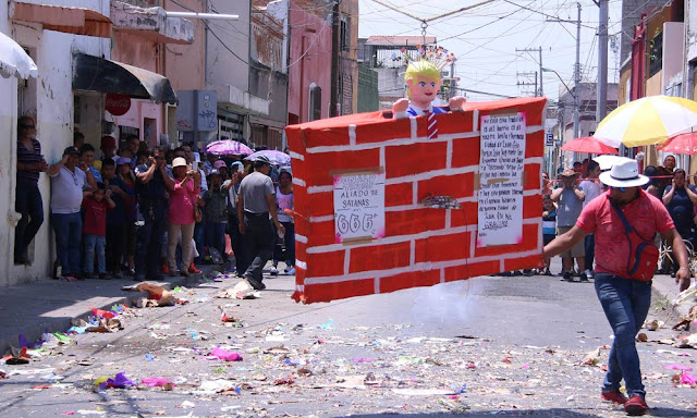 'Queman' a Trump con todo y muro
