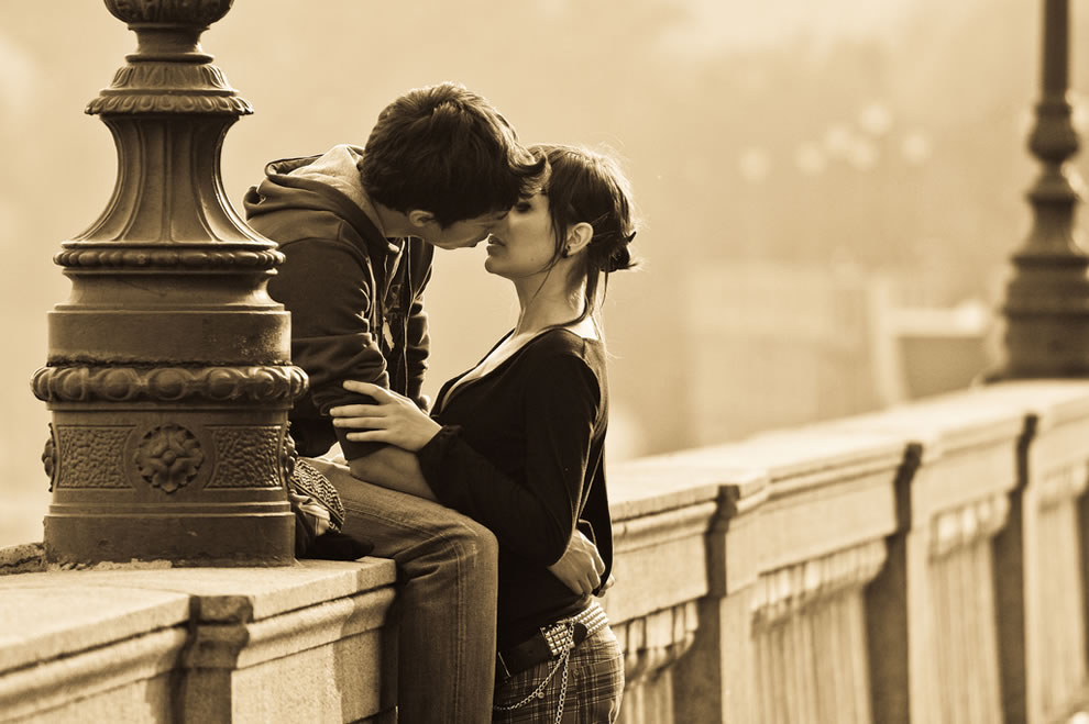 Couples Kissing Wallpapers