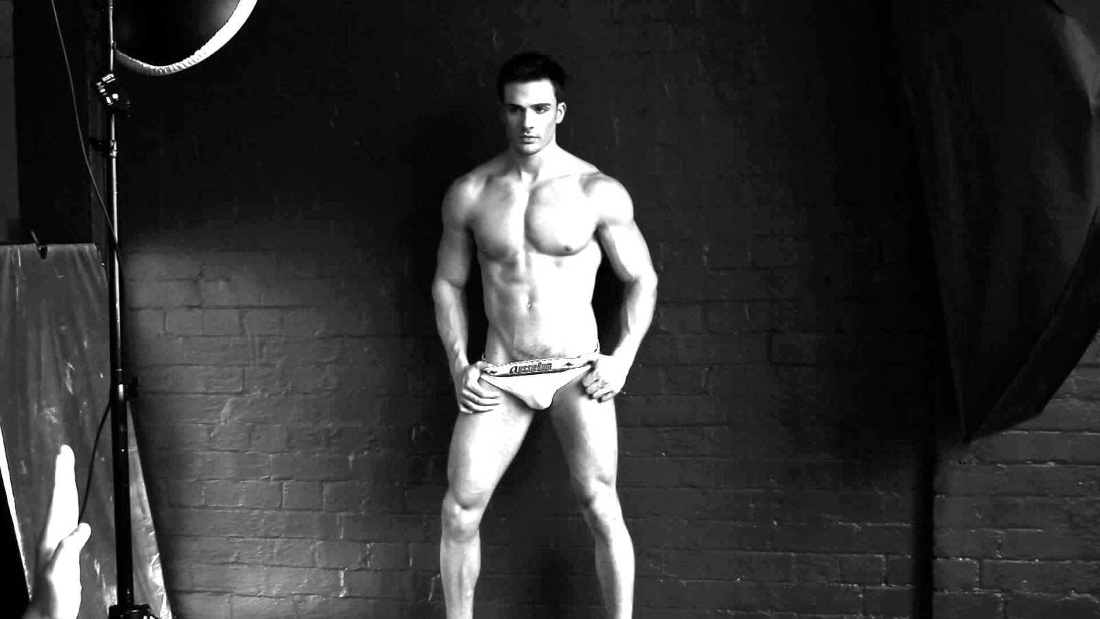 http://erosmecenas.blogspot.com.br/2016/12/philip-fusco_99.html