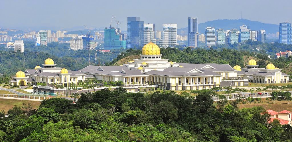 The royal palace in Kuala Lumpur, Malaysia | tourismy