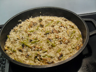 Receta de risotto con setas, espárragos y trufa.