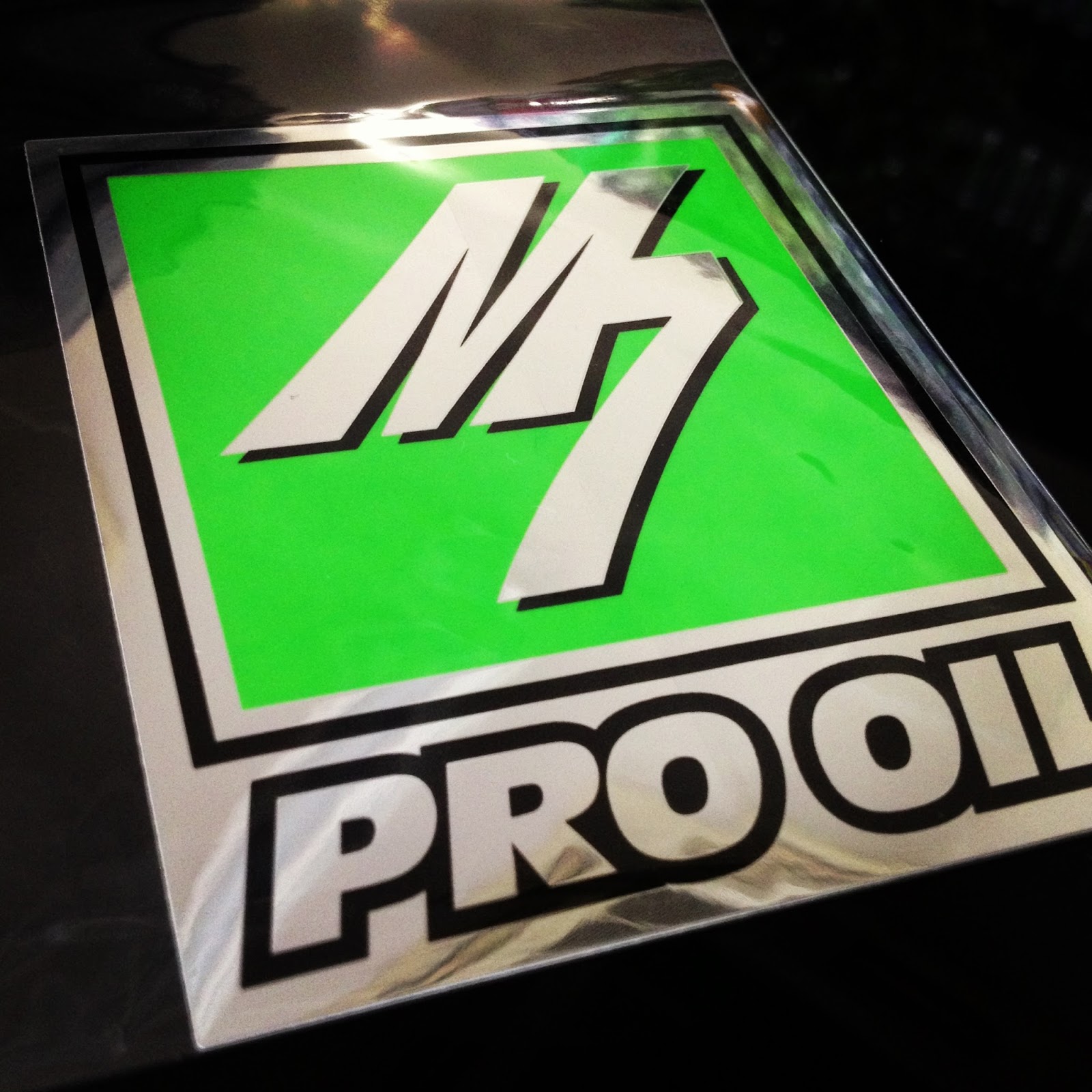 M7（日本）オンラインショップへよこそ☆: 【POM-7】 M7 PRO OILステッカー （Metallic）