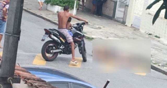 Três