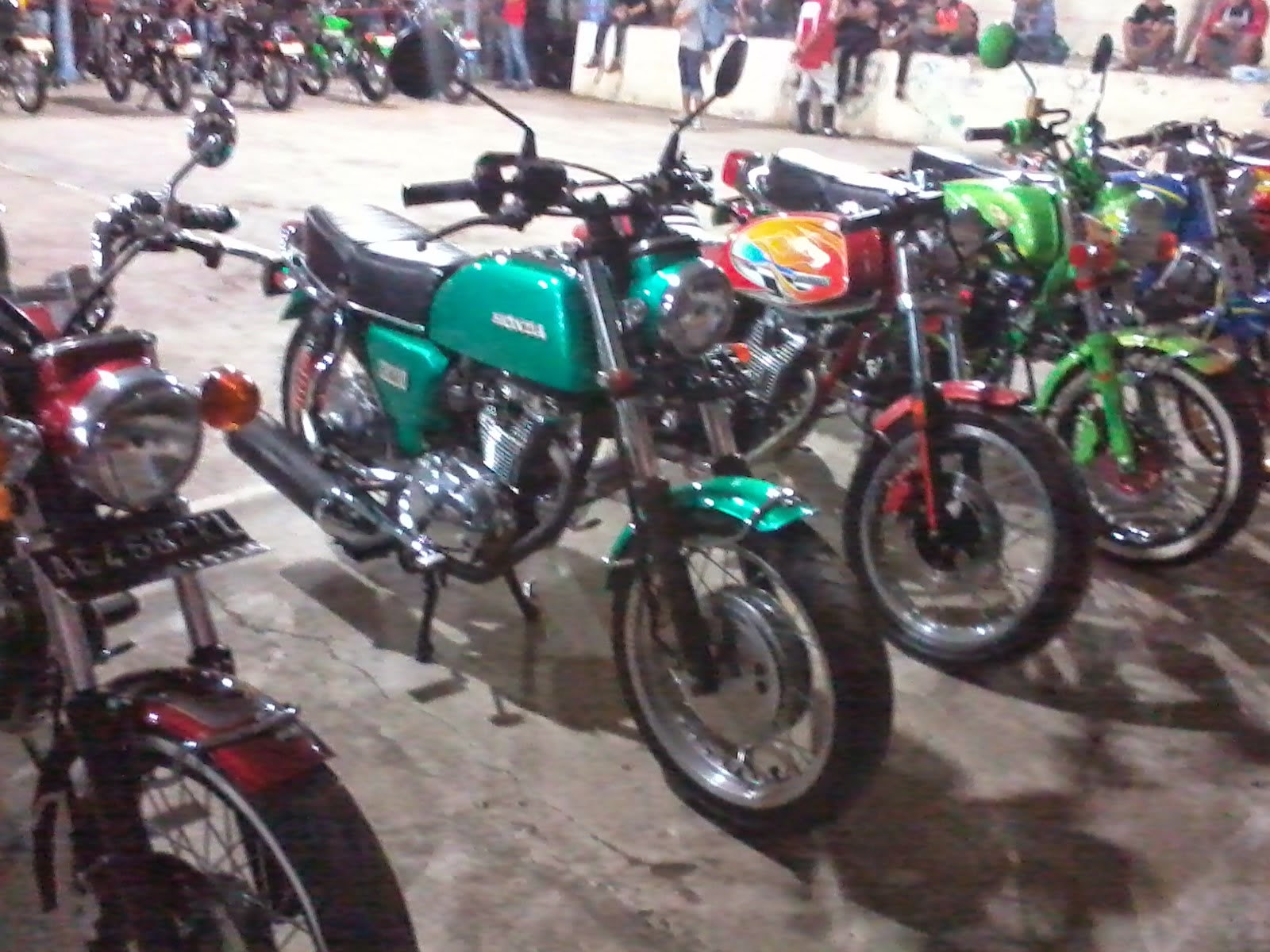 Kumpulan Foto Modif Motor Cb Terlengkap Gubuk Modifikasi Kumpulan Foto Modif Motor Cb Terlengkap Gubuk Modifikasi