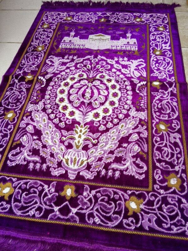 Sajadah Online: Kenyamanan Beribadah di Ujung Jari