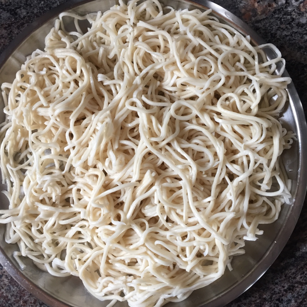 MASTERCHEFMOM: Hakka Noodles | How to make Hakka Noodles at home | Indo ...