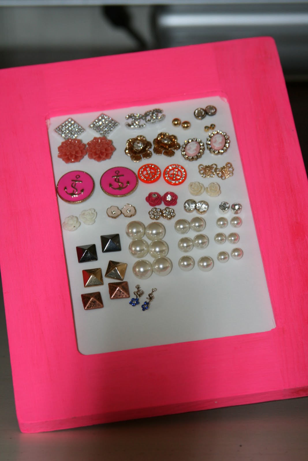 CountryGirlLovesVintage DIY Stud Earring Holder