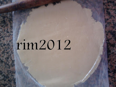 حلويات مغربية : بلاطو لاشكال عديدة من الحلويات المغربية بالصور