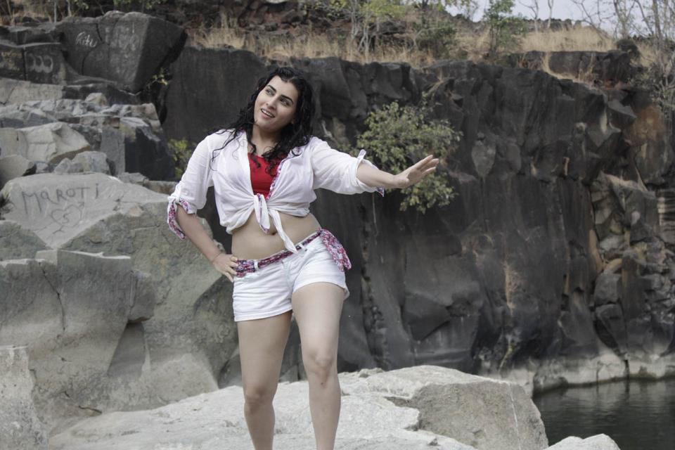 Archana Veda in shorts, Archana Veda in tight clothes