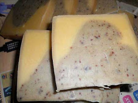 صناعة صابون من حليب الأم للعناية بالبشرة صناعة صابون من حليب الأم للعناية بالبشرة