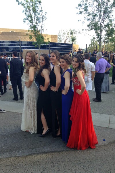 prom girls prom girls