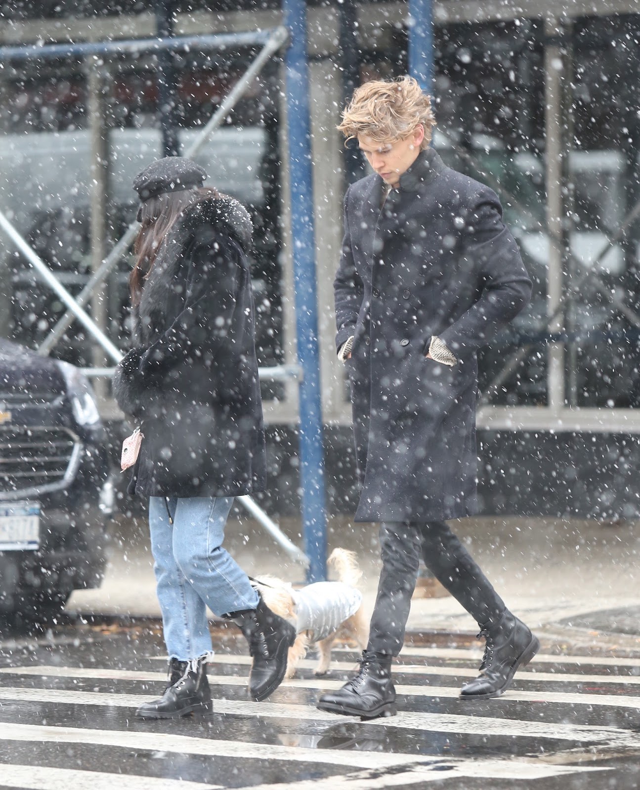 Vanessa Hudgens || Walking under the snow with Austin Butler in NYC