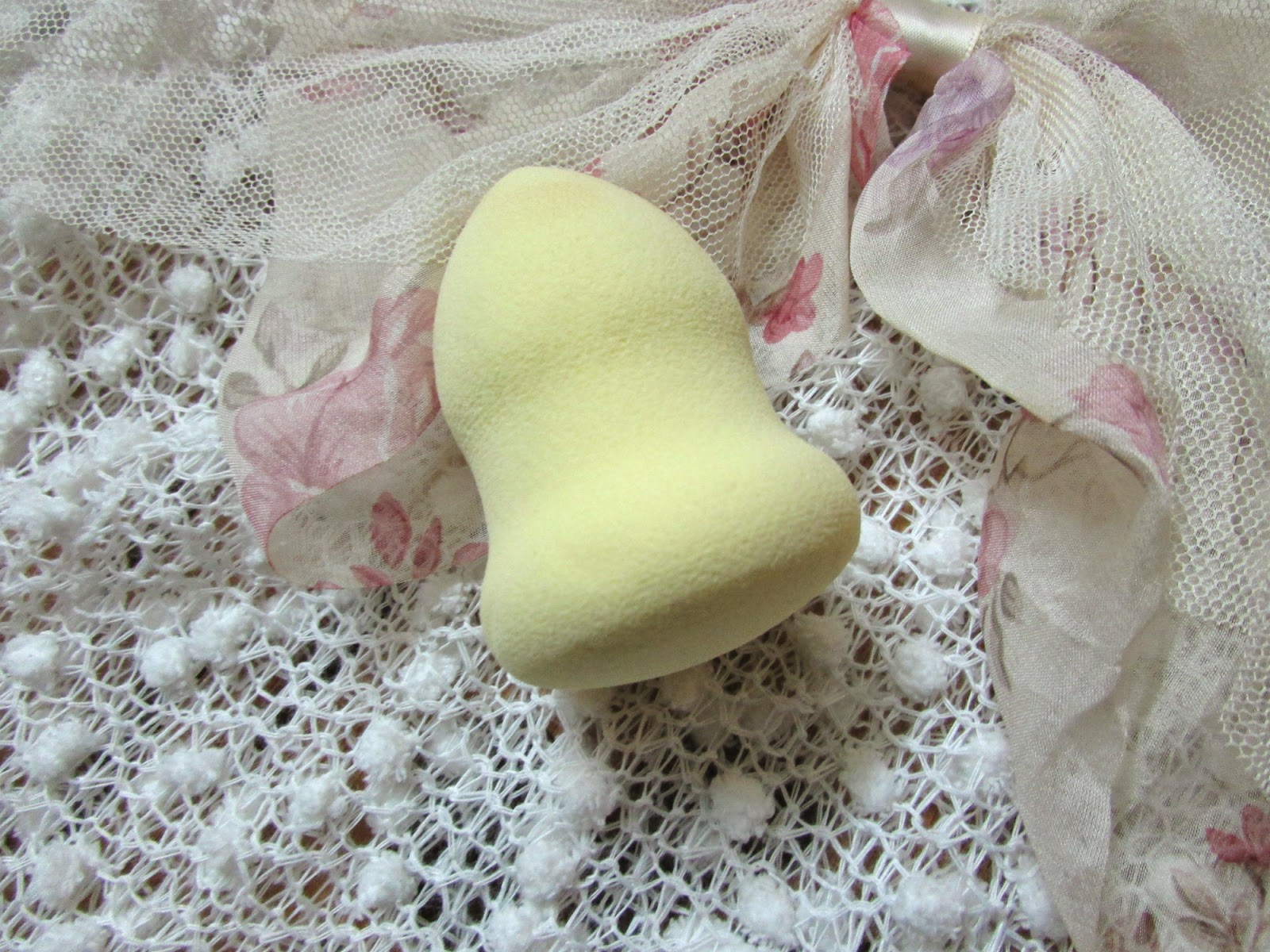 Cheap dupe for beauty blender, beauty blender dupe, cheap beauty blender, exact duper for beauty blender, Forever 21 Beauty Sponge , Forever 21 Beauty Sponge  review, Forever 21 Beauty Sponge  india, Forever 21 Beauty Sponge  price, Forever 21 india,beauty , fashion,beauty and fashion,beauty blog, fashion blog , indian beauty blog,indian fashion blog, beauty and fashion blog, indian beauty and fashion blog, indian bloggers, indian beauty bloggers, indian fashion bloggers,indian bloggers online, top 10 indian bloggers, top indian bloggers,top 10 fashion bloggers, indian bloggers on blogspot,home remedies, how to