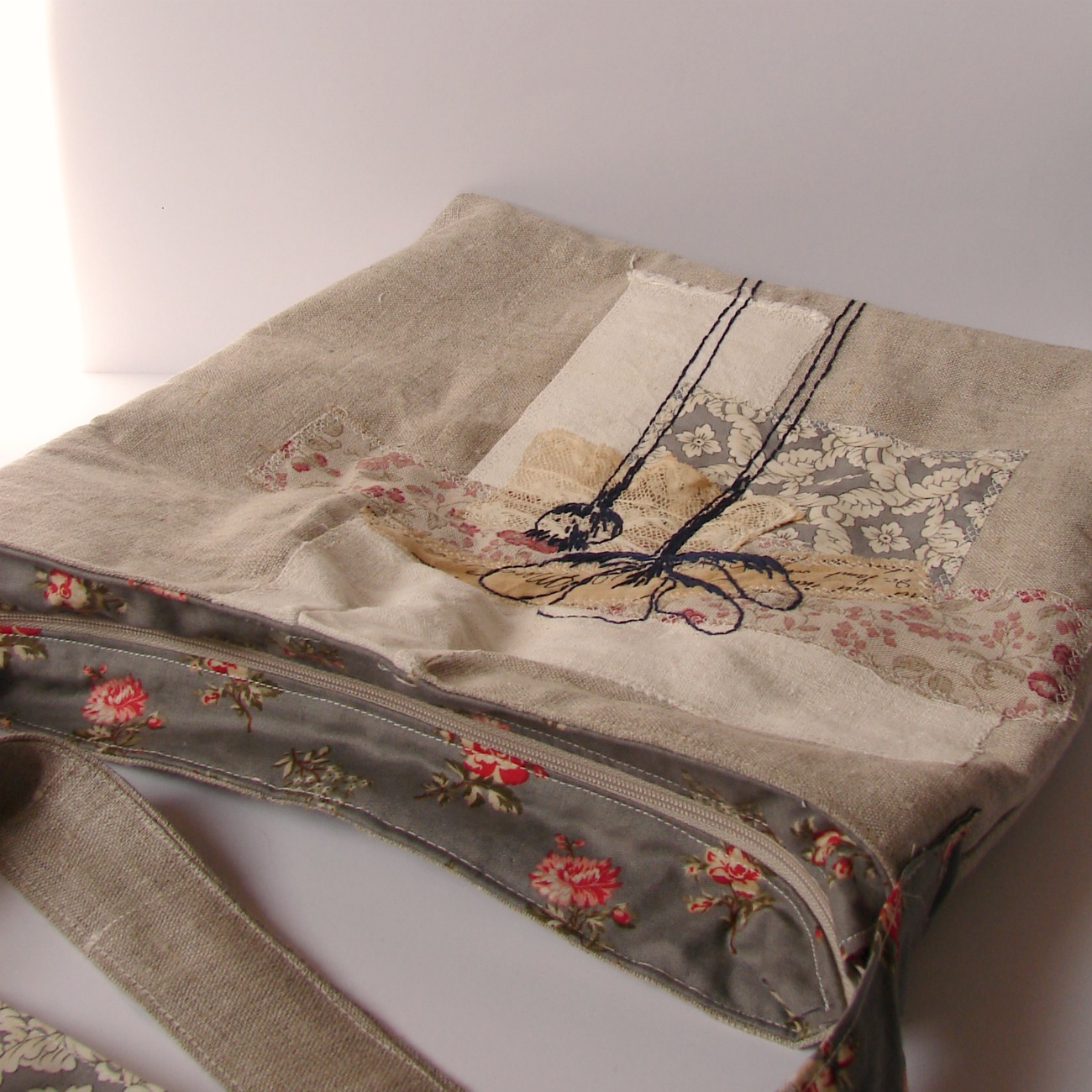 Roxy Creations Linen shoulder bag