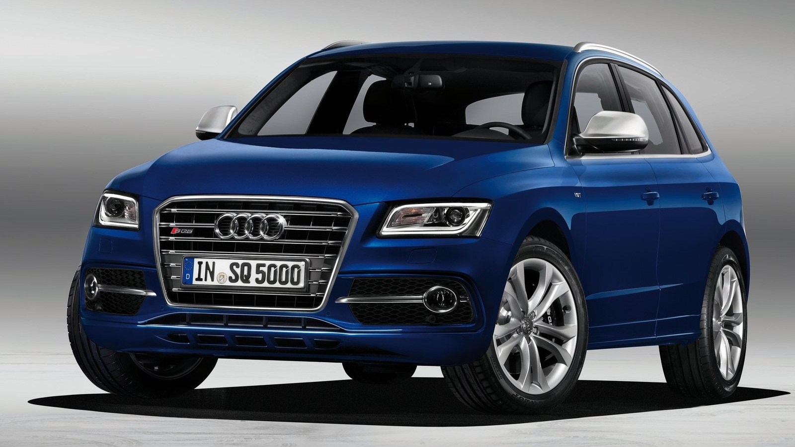 2014 audi sq5 front angle in the exterior audi has